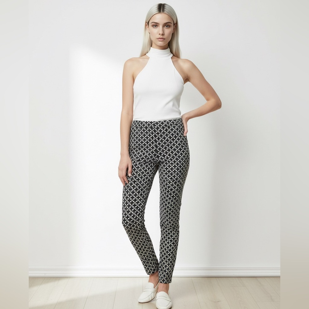 White House, black market, skinny ankle pants. Size 6R
